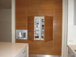 Mahoneyintfridge.jpg